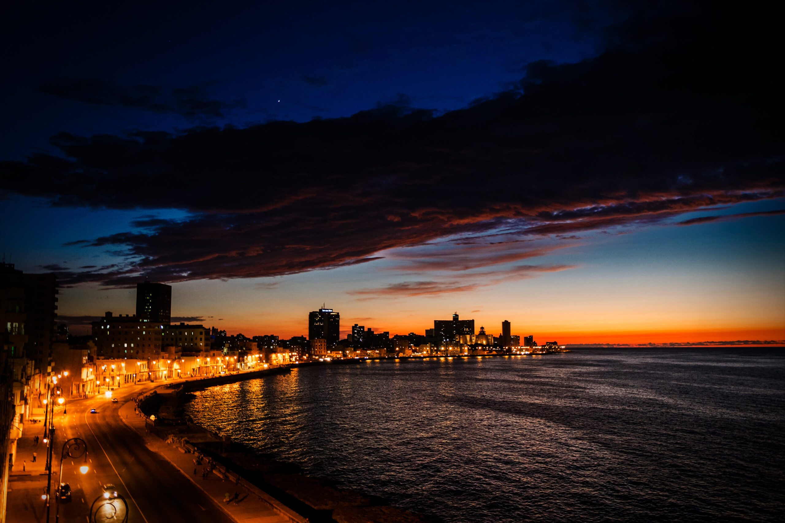 Гавана ночью, Малекон